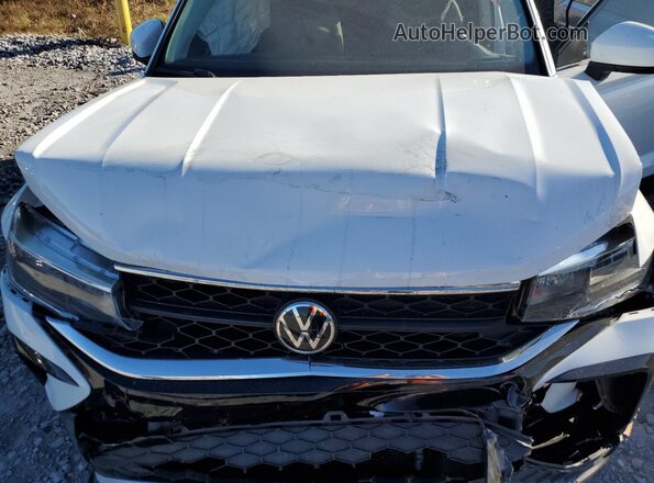3VVRX7B2XNM006257 2022 VOLKSWAGEN TAOS White Widok wnętrza z tyłu