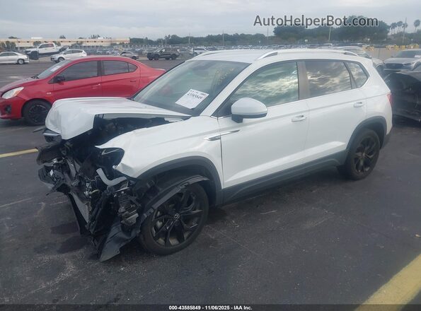 3VVSX7B20RM009367 2024 VOLKSWAGEN TAOS White წინა მარცხენა ხედი სამი მეოთხედიდან