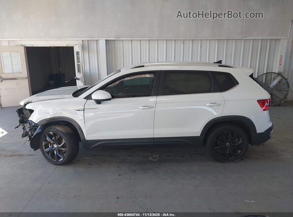 3VVSX7B27NM080138 2022 VOLKSWAGEN TAOS Белый 