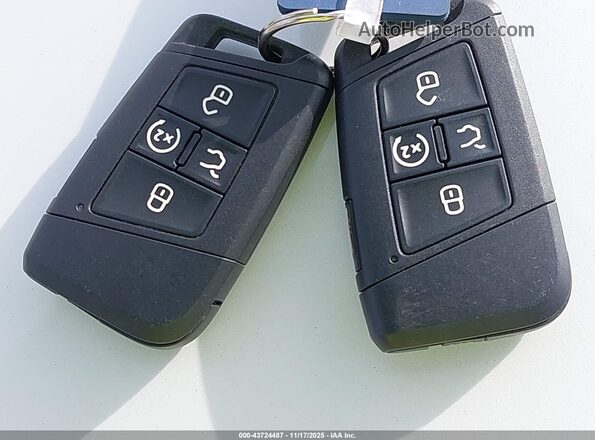 3VVTX7B24NM069568 2022 VOLKSWAGEN TAOS Черный Вид панели приборов