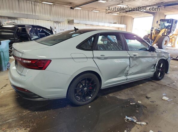 3VW2T7BU7SM034989 2025 VOLKSWAGEN JETTA Gray Trasero derecho