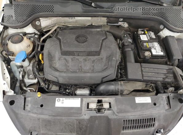 3VW5DAATXJM512806 2018 VOLKSWAGEN BEETLE White Rear interior view