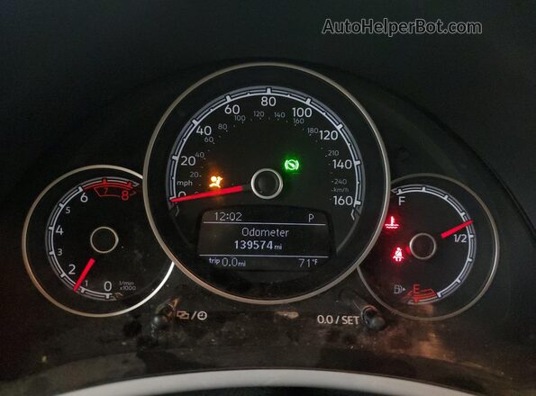3VW5DAATXJM512806 2018 VOLKSWAGEN BEETLE White Instrument cluster view