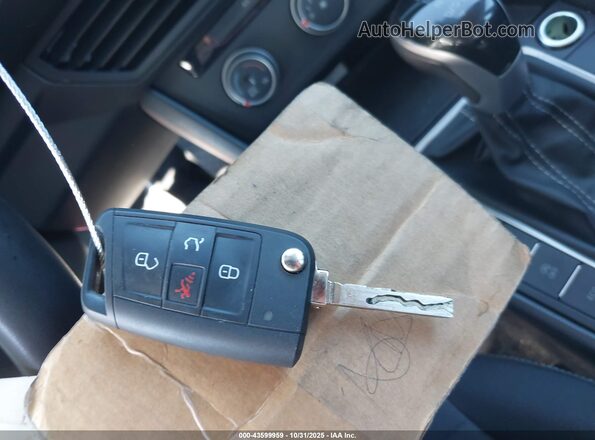 3VW5M7BU0PM051781 2023 VOLKSWAGEN JETTA Silver წინა პანელის ხედი