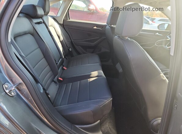 3VW7M7BU0RM069256 2024 VOLKSWAGEN JETTA Silver Widok tylnych siedzeń