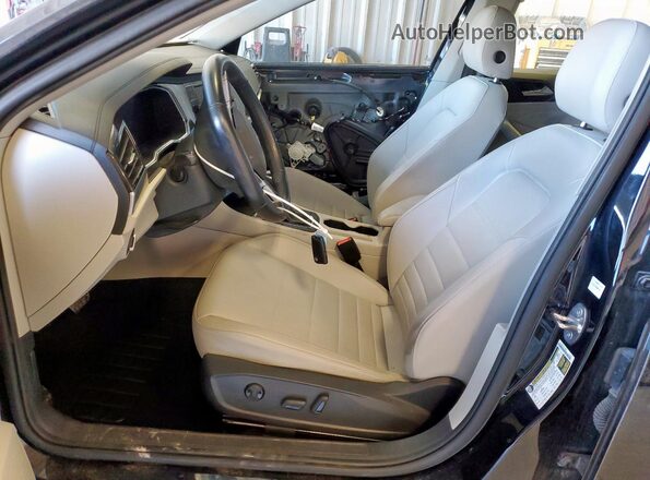 3VW7M7BU5PM003086 2023 VOLKSWAGEN JETTA Black Widok wnętrza z przodu
