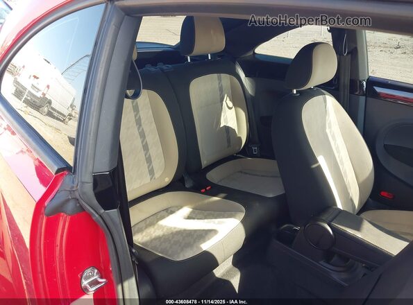 3VWFD7AT2JM704969 2018 VOLKSWAGEN BEETLE Красный Вид наклейки с VIN-кодом
