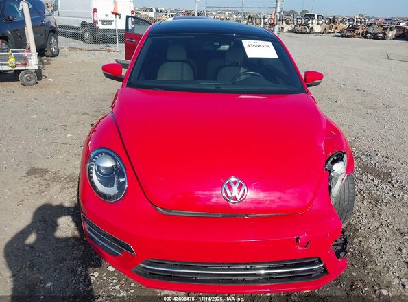3VWFD7AT2JM704969 2018 VOLKSWAGEN BEETLE Красный Вид щитка приборов