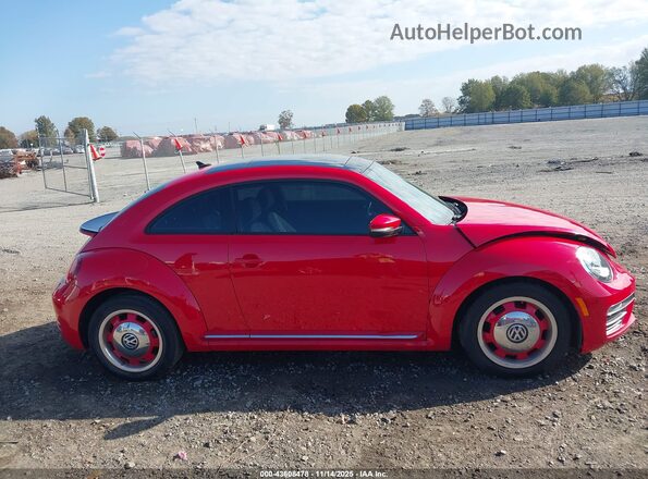 3VWFD7AT2JM704969 2018 VOLKSWAGEN BEETLE Красный Вид задней части салона
