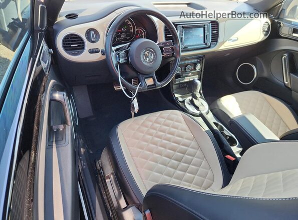 3VWFD7AT2KM713981 2019 VOLKSWAGEN BEETLE Black 