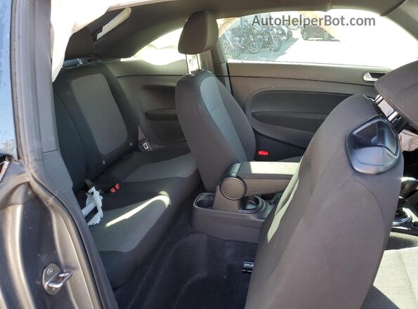 3VWFD7AT3KM716680 2019 VOLKSWAGEN BEETLE Gray 