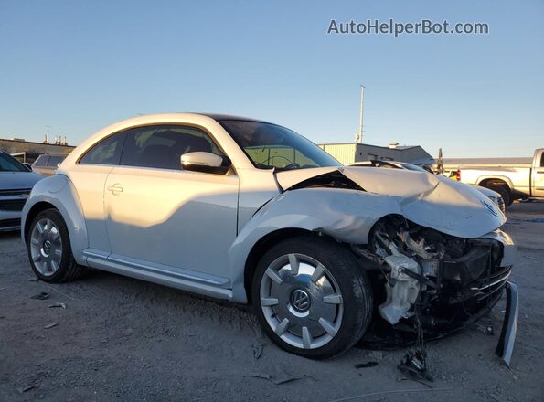 3VWJD7AT6KM706378 2019 VOLKSWAGEN BEETLE White Առջևի աջ
