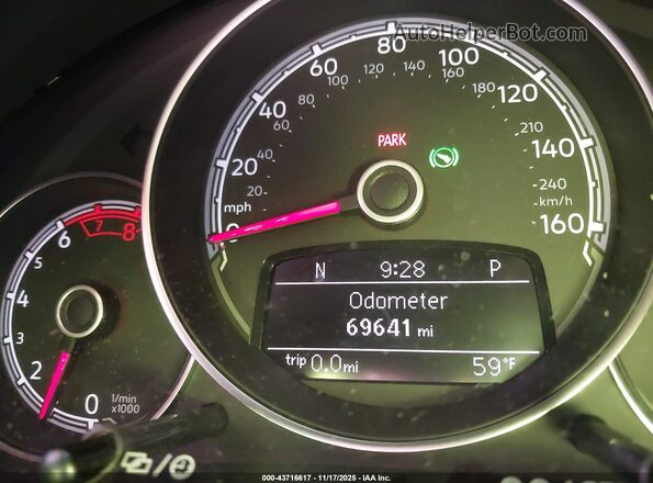 3VWJD7AT8KM714000 2019 VOLKSWAGEN BEETLE Red 