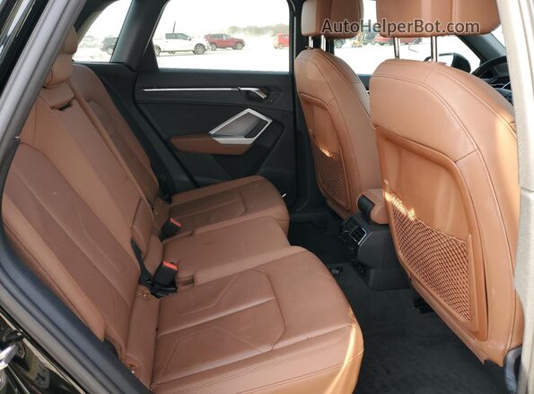 WA1EECF37M1052374 2021 AUDI Q3 Black Widok komory silnika