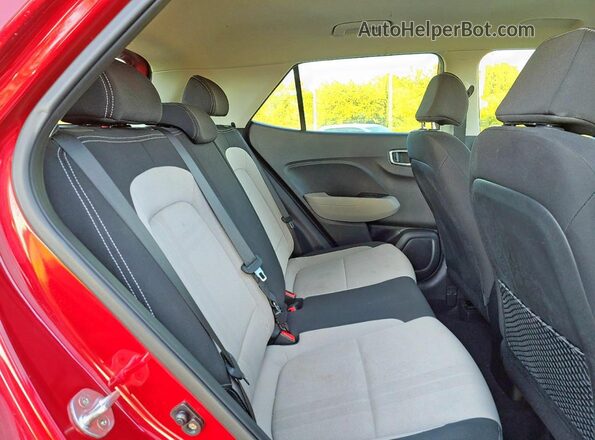 KMHRC8A39LU018916 2020 HYUNDAI VENUE Red Front interior view