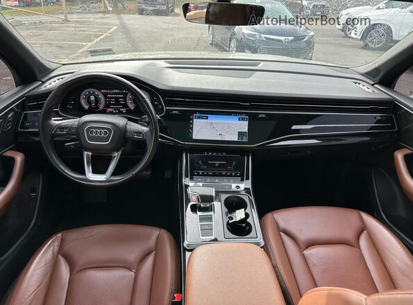WA1LJBF72ND015961 2022 AUDI Q7 Tan Front interior view