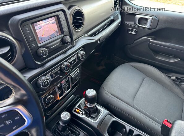1C6HJTAG4LL143086 2020 JEEP GLADIATOR Black Widok wnętrza z tyłu