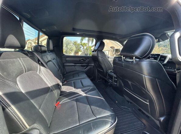 1C6SRFHT1PN541840 2023 RAM 1500 Black Vista interior delantera