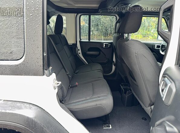 1C4HJXDN1MW569845 2021 JEEP WRANGLER White Front interior view