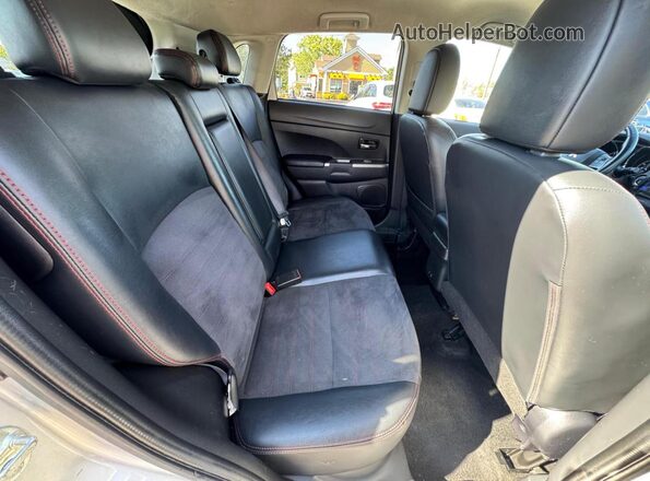 JA4ARUAU0NU007155 2022 MITSUBISHI OUTLANDER Серый 