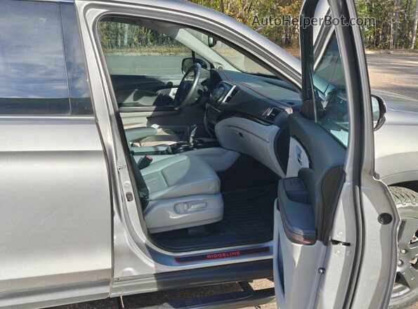 5FPYK3F78JB006769 2018 HONDA RIDGELINE Silver Вид ззаду