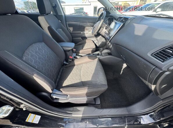 JA4APVAU1MU011340 2021 MITSUBISHI OUTLANDER Black უკანა ხედი
