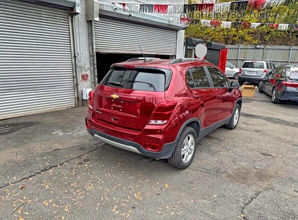 KL7CJPSM2NB530336 2022 CHEVROLET TRAX Красный Вид спереди