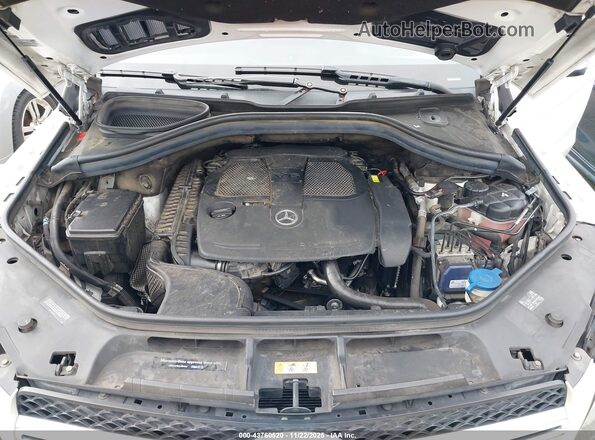4JGDA5HB4GA808045 2016 MERCEDES-BENZ GLA-CLASS White Widok z tyłu