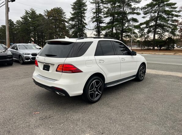 4JGDA5JBXJB163946 2018 MERCEDES-BENZ GLE Белый Передняя правая четверть