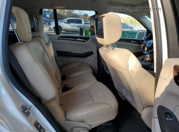 4JGDF6EE3HA913702 2017 MERCEDES-BENZ GLS White Widok tylnych siedzeń
