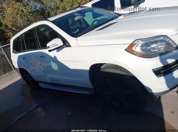 4JGDF6EE4GA626934 2016 MERCEDES-BENZ GL 450 Cream Rear interior view