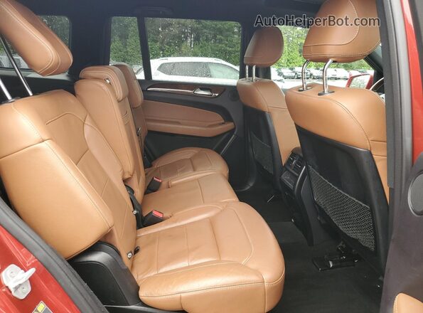 4JGDF6EE7HA776148 2017 MERCEDES-BENZ GLS Red Rear interior view