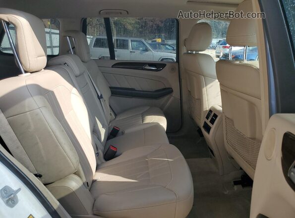 4JGDF6EE9GA694646 2016 MERCEDES-BENZ GL-CLASS White Rear interior view