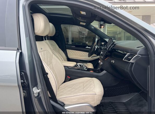4JGDF7DE8HA829365 2017 MERCEDES-BENZ GLS 550 Gray Front interior view