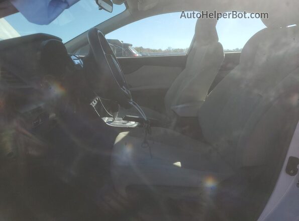 4S3GKAB61N3603352 2022 SUBARU IMPREZA Белый Вид салона спереди