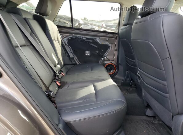 4S4BTANC0R3204409 2024 SUBARU OUTBACK Коричневый Вид задней части салона