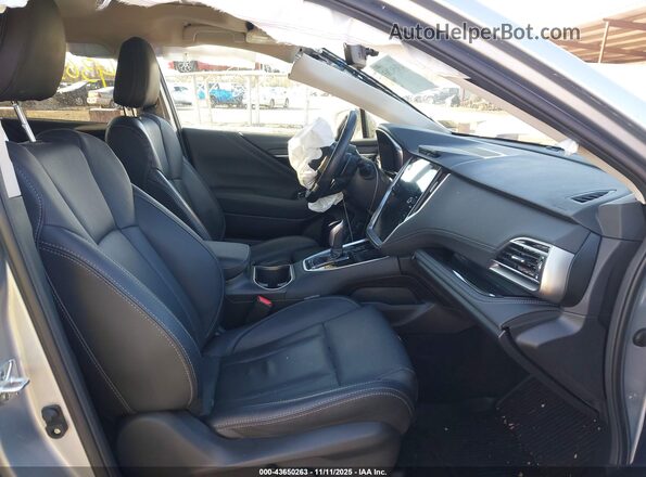 4S4BTANCXP3154373 2023 SUBARU OUTBACK Silver წინა სალონის ხედი