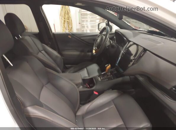 4S4BTGUD4N3135568 2022 SUBARU OUTBACK Белый Вид салона спереди