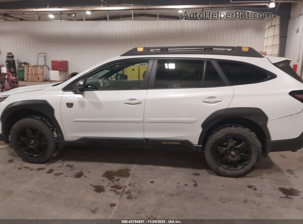 4S4BTGUD4N3135568 2022 SUBARU OUTBACK Белый Панорамный вид салона 360°