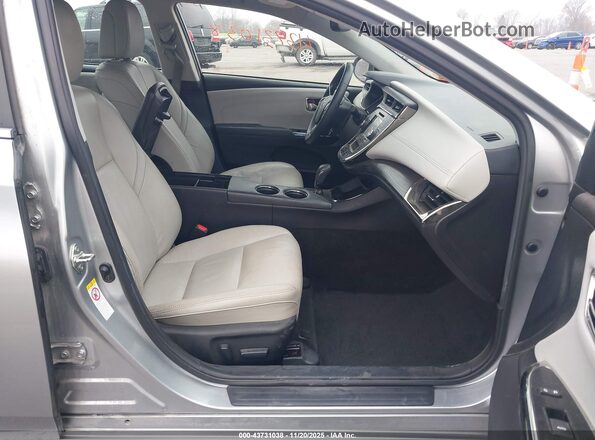 4T1BD1EB3GU048362 2016 TOYOTA LE Silver Вид салону спереду