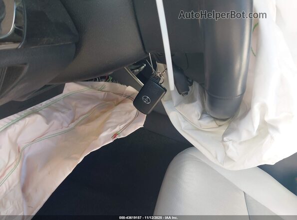 4T1BK1EB1HU245957 2017 TOYOTA AVALON Silver Widok z tyłu