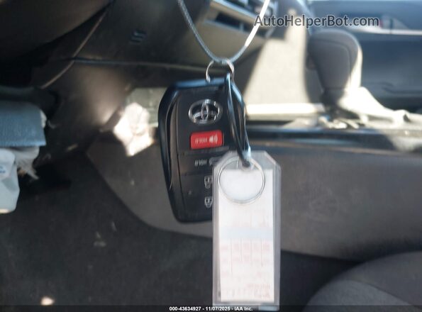 4T1DAACK8SU521458 2025 TOYOTA LE Blue Widok deski rozdzielczej