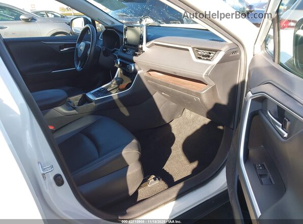 4T3D6RFV2MU036636 2021 TOYOTA LIMITED White წინა სალონის ხედი