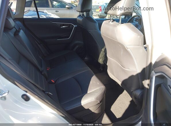 4T3D6RFV2MU036636 2021 TOYOTA LIMITED White VIN კოდის სტიკერის ხედი