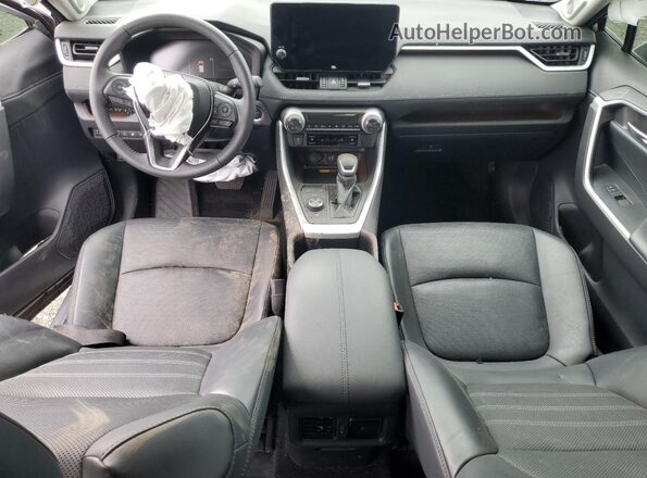 4T3D6RFV8PU106631 2023 TOYOTA LIMITED Silver Widok deski rozdzielczej