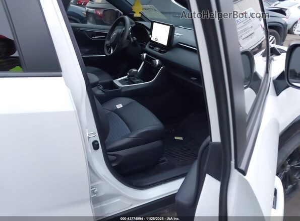 4T3E6RFV2RU140846 2024 TOYOTA RAV4 HYBRID White Widok wnętrza z przodu