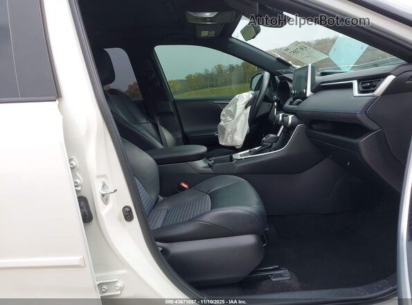 4T3E6RFV4MU047609 2021 TOYOTA RAV4 HYBRID White წინა სალონის ხედი