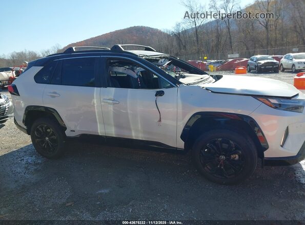 4T3E6RFV8NU072062 2022 TOYOTA RAV4 HYBRID White Սալոնի հետևի տեսք