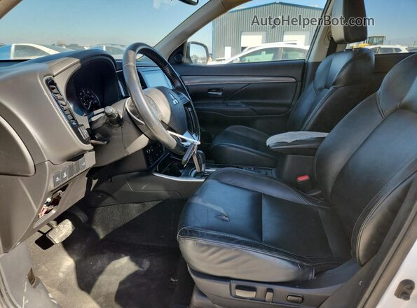 JA4AZ3A38LZ043015 2020 MITSUBISHI OUTLANDER White 