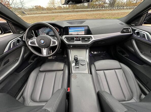 WBA13AR09MCF20741 2021 BMW M4 Black ხელსაწყოთა პანელის ხედი